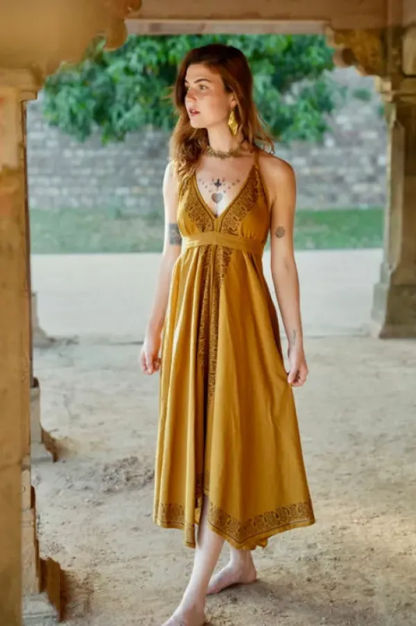 The TwoSisters Plus Size|Nomad Chic Collectie-Ancient Whispers zomerjurk Okergeel