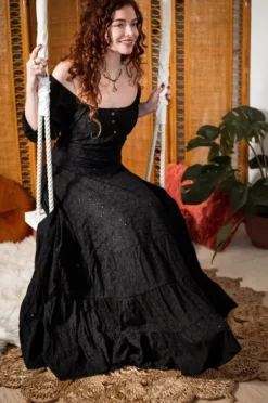 The TwoSisters Bohemian|Bohemian Jurken-Dream Dress Zwart Broderie