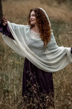 The TwoSisters Plus Size-Hooded Poncho Gebroken wit