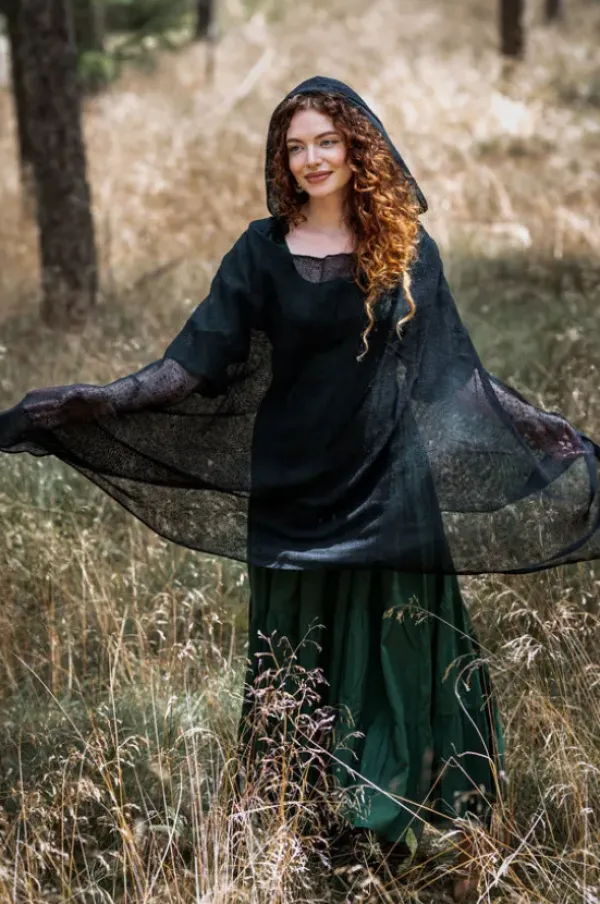 The TwoSisters Plus Size-Hooded Poncho Zwart