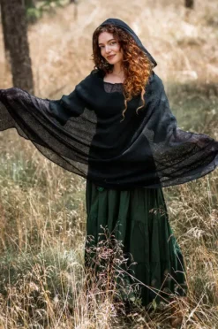 The TwoSisters Plus Size-Hooded Poncho Zwart