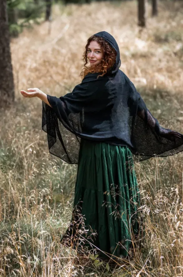 The TwoSisters Plus Size-Hooded Poncho Zwart