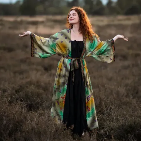 The TwoSisters Plus Size|Kimono Lang-Hope Kimono 1