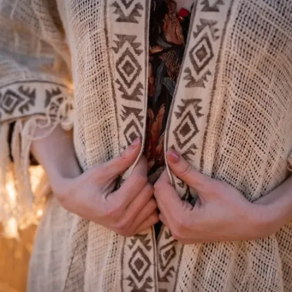 The TwoSisters Plus Size-Layla Kimono Gebroken wit