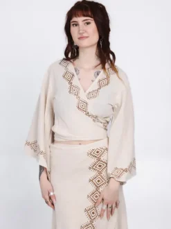 The TwoSisters Tops|Nomad Chic Collectie-Mystic Mesa wikkeltop Off White