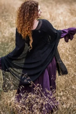 The TwoSisters Plus Size-Poncho Zwart